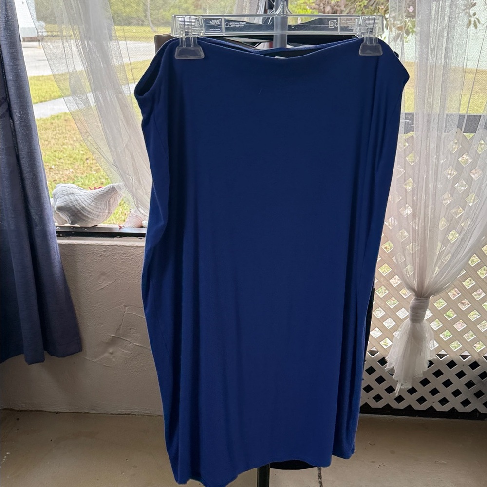 Elegant Blue skirt n black skirt